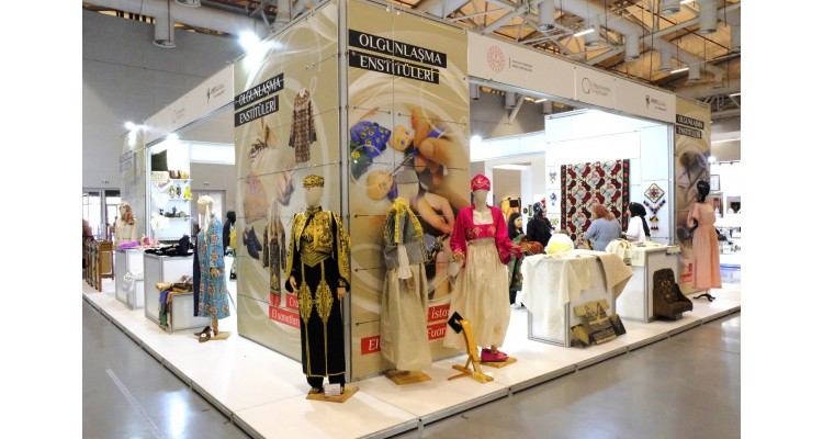 CRAFTİSTANBUL - International Crafts and Design Fair