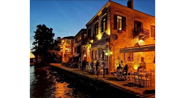 Kavala Cafe- Winehouse- Eski Foça- Izmir