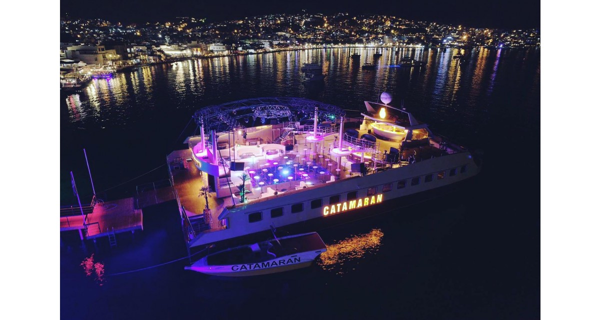 catamaran bodrum nightclub