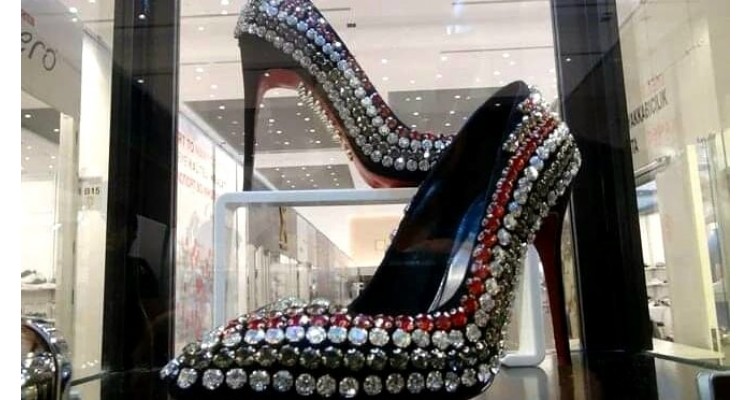 Eksposhoes İstanbul fuarı-kadın ayakkabıları